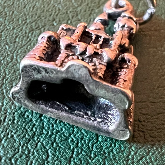 Vintage Sterling DWP Silver Disneyland Castle Charm - Disney - Picture 4 of 7